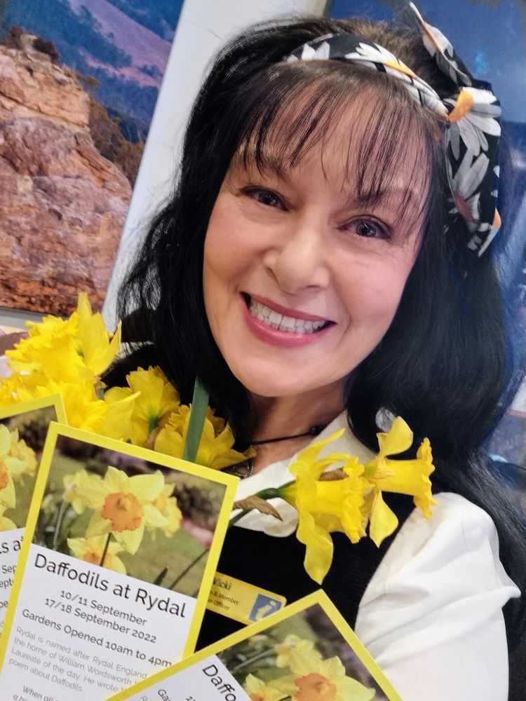 Do daffodils make you smile ? It's a resounding YES from Vicki when she has a sneak peak at the daffodils at Rydal and learns a little about the villages rich history.