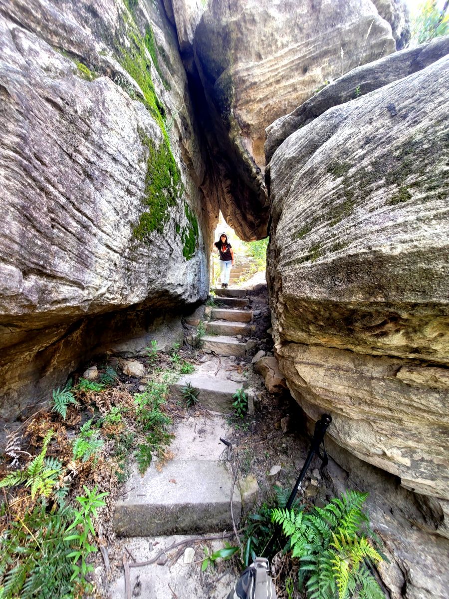 Hartley Valley 19 Best Vicki Tunnel rocks Coxs Road